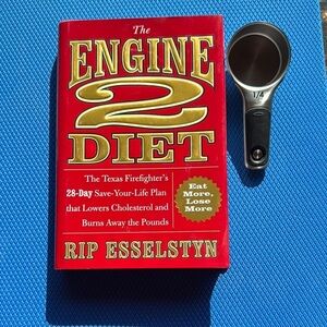 ENGINE 2 diet
Rip Esselstyn
Hard Cover Book